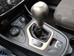 2017 Cherokee Thumbnail 20