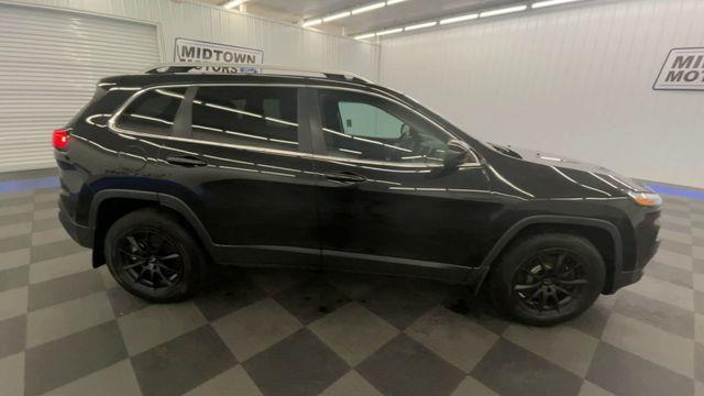 2016 Jeep Cherokee - $8,000