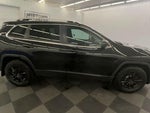 2016 Cherokee Thumbnail 9