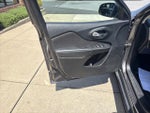 2015 Cherokee Thumbnail 15