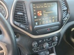 2017 Cherokee Thumbnail 24