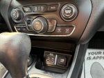 2016 Cherokee Thumbnail 30