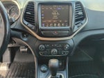 2015 Cherokee Thumbnail 22