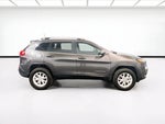 2017 Cherokee Thumbnail 24