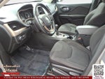 2016 Cherokee Thumbnail 10