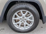 2016 Cherokee Thumbnail 9