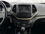 2017 Cherokee Thumbnail 17
