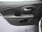 2016 Cherokee Thumbnail 9