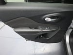 2016 Cherokee Thumbnail 25