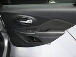2016 Cherokee Thumbnail 28