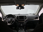 2016 Cherokee Thumbnail 32