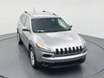 2016 Cherokee Thumbnail 40