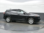 2016 Cherokee Thumbnail 7