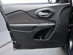 2016 Cherokee Thumbnail 9