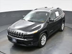 2016 Cherokee Thumbnail 32