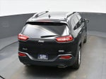 2016 Cherokee Thumbnail 35
