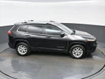 2016 Cherokee Thumbnail 37
