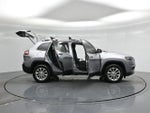 2019 Cherokee Thumbnail 5