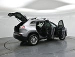 2019 Cherokee Thumbnail 6