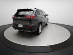 2016 Cherokee Thumbnail 13