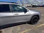 2016 Cherokee Thumbnail 11