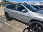 2016 Cherokee Thumbnail 14