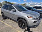 2016 Cherokee Thumbnail 28