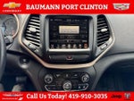 2017 Cherokee Thumbnail 19