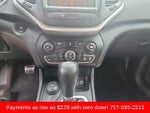 2015 Cherokee Thumbnail 12