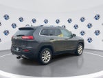 2016 Cherokee Thumbnail 9