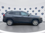 2016 Cherokee Thumbnail 10