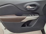 2017 Cherokee Thumbnail 13