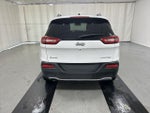 2017 Cherokee Thumbnail 20