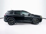 2019 Cherokee Thumbnail 25
