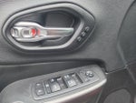 2019 Cherokee Thumbnail 17