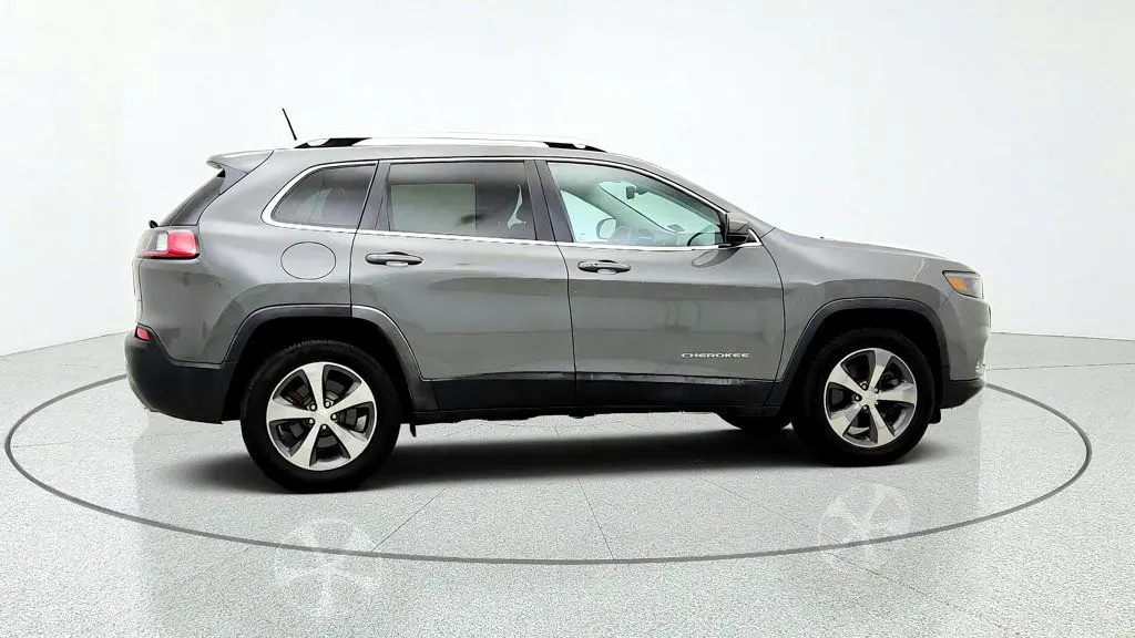 2020 Jeep Cherokee - $15,995