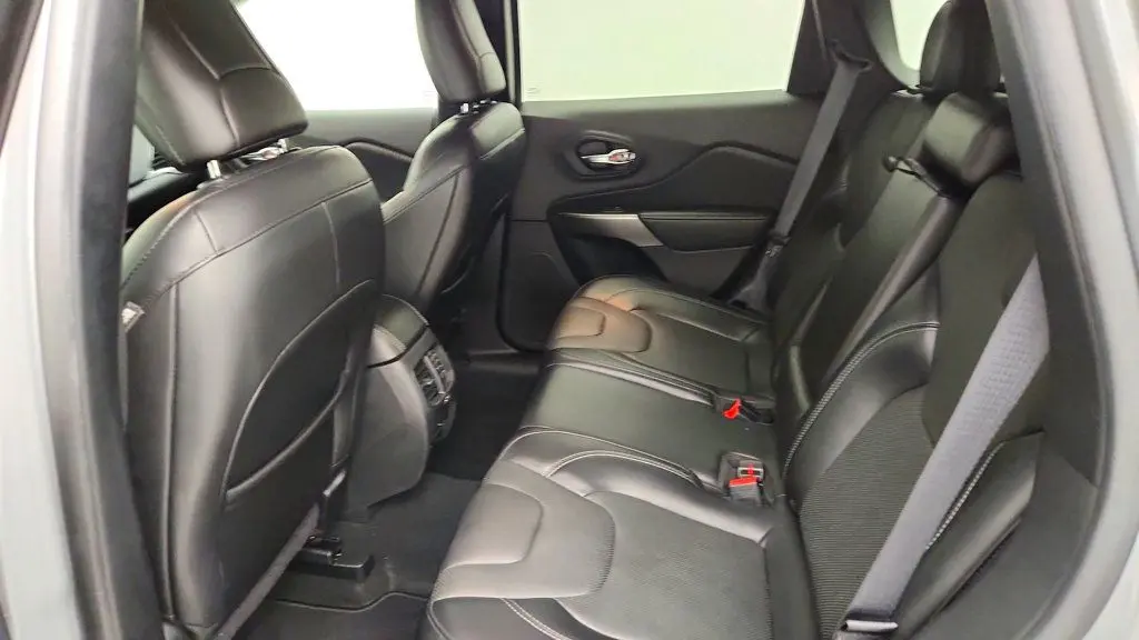 2020 Jeep Cherokee - $15,995