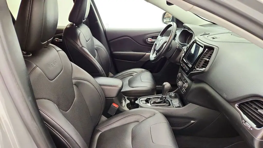 2020 Jeep Cherokee - $15,995