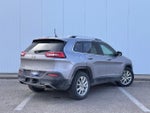 2016 Cherokee Thumbnail 5