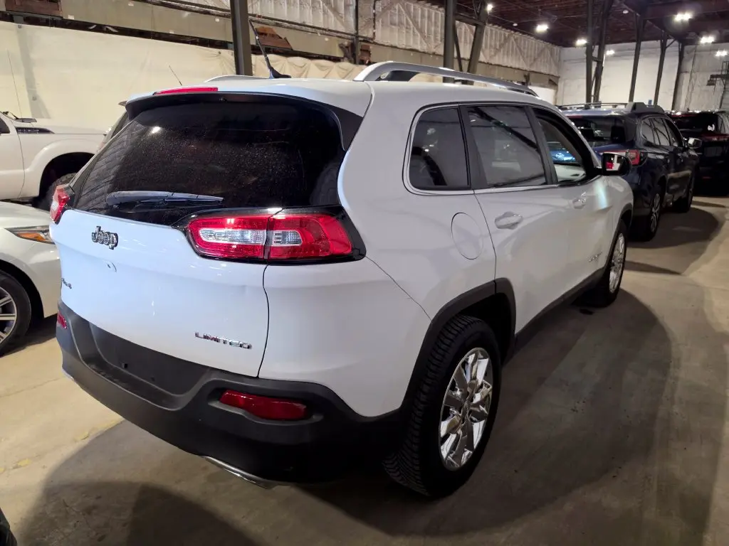 2015 Jeep Cherokee - $13,538