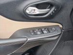 2016 Cherokee Thumbnail 14