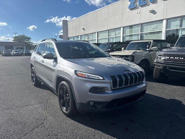 2017 Jeep Cherokee Limited — photo 1 of 12