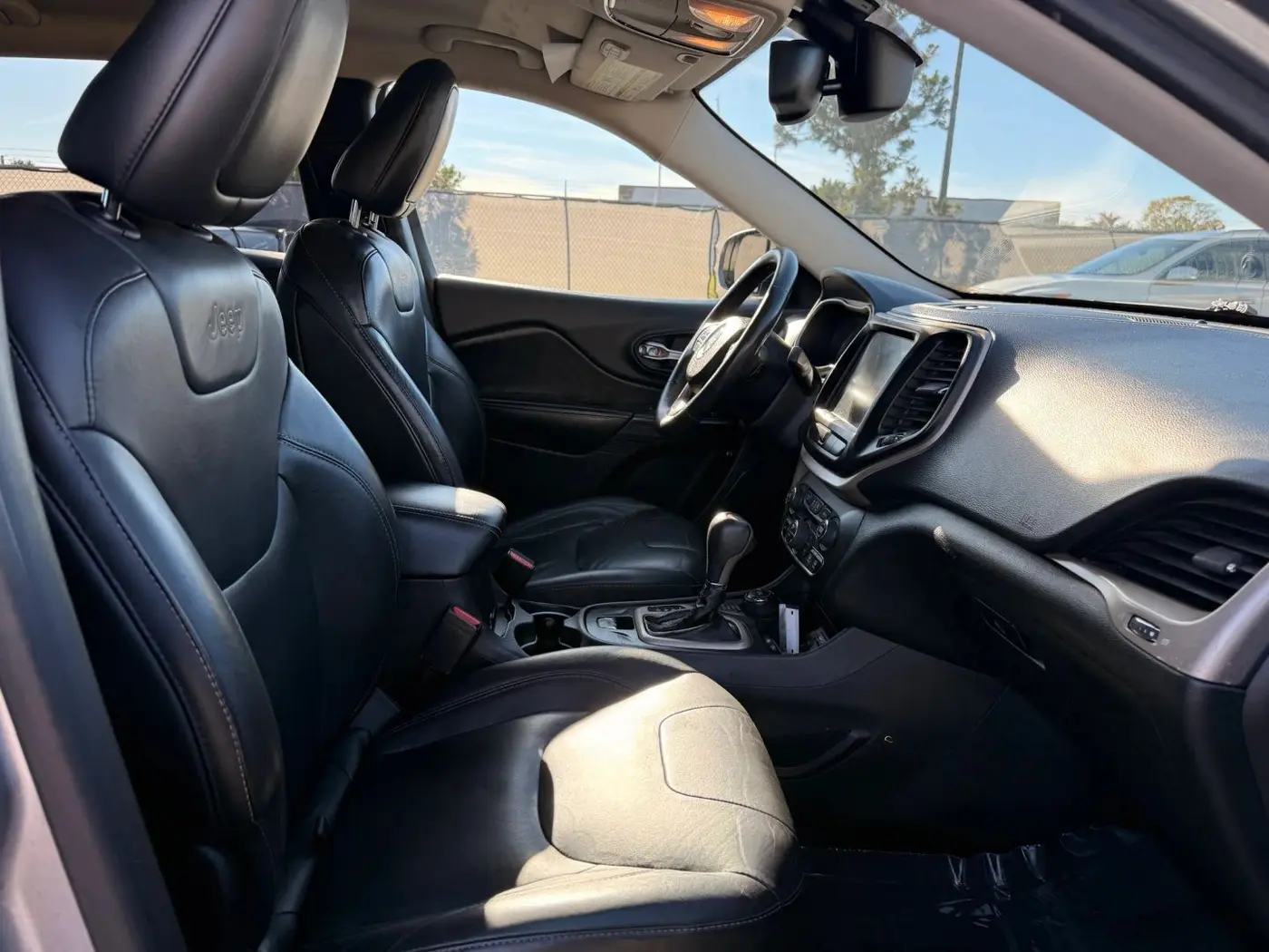 2015 Jeep Cherokee - $9,950