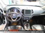 2017 Cherokee Thumbnail 16