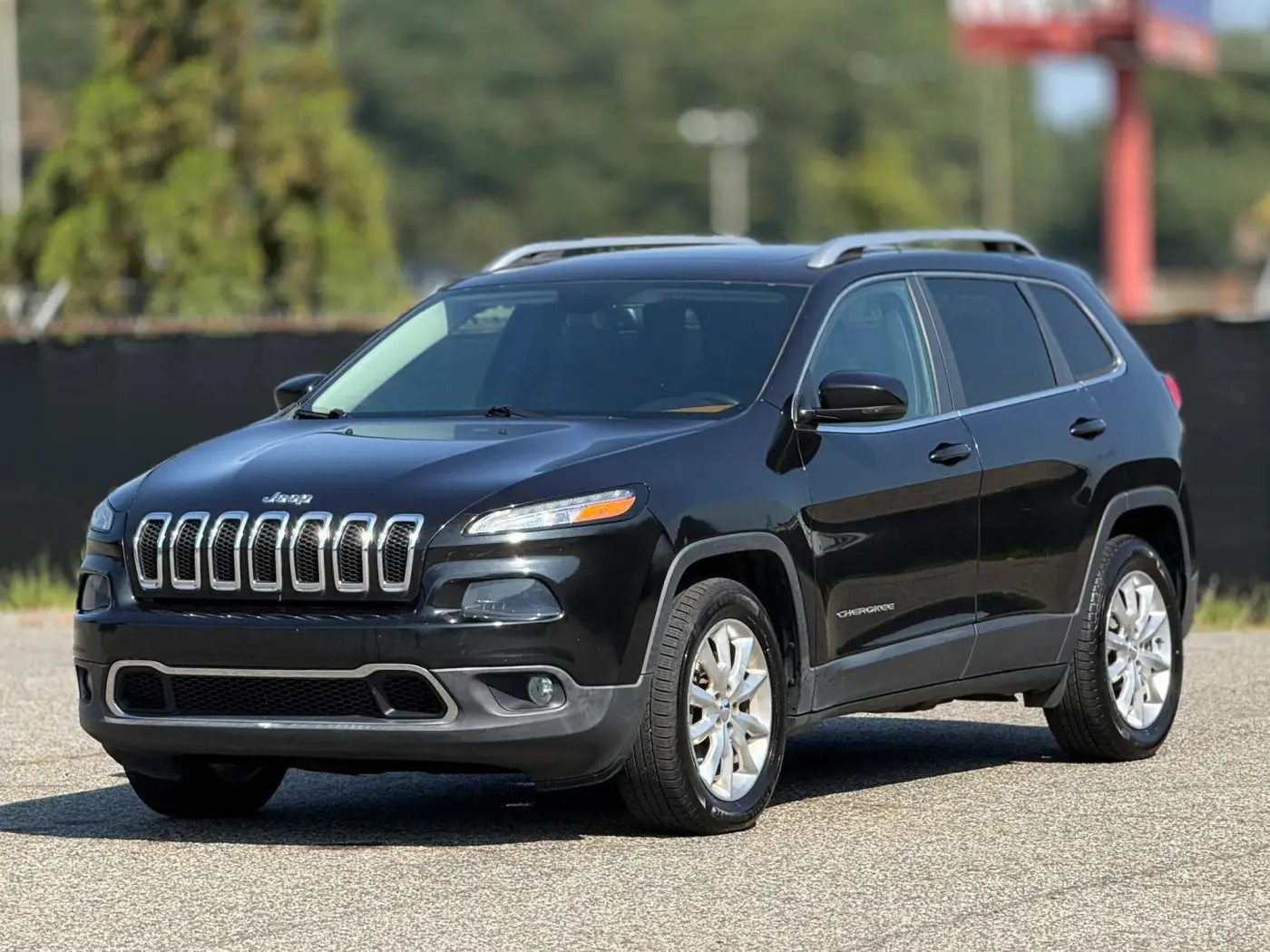 2015 Jeep Cherokee - $10,950