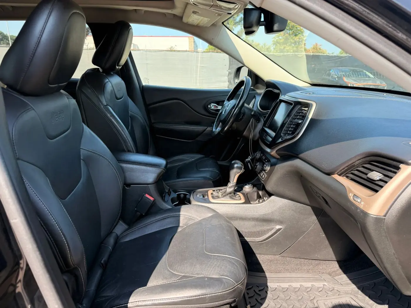 2015 Jeep Cherokee - $10,950