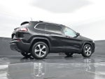 2019 Cherokee Thumbnail 26
