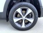 2021 Cherokee Thumbnail 24