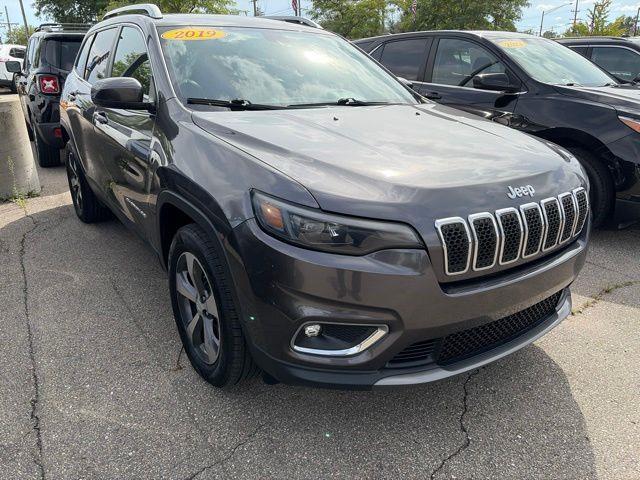 2019 Jeep Cherokee Limited — photo 1 of 12