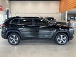 2019 Cherokee Thumbnail 4